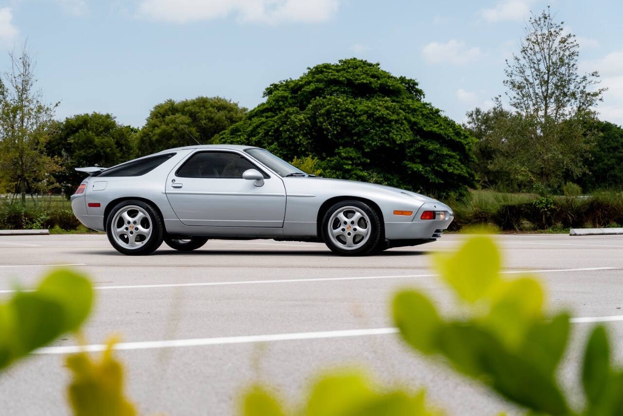 Porsche-928-1994-Hatchback-9