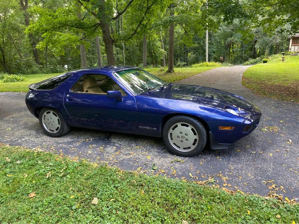 Porsche-928-coupe-1982-blue-1