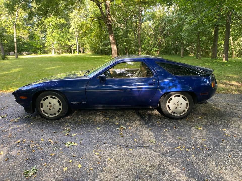 Porsche-928-coupe-1982-blue-2