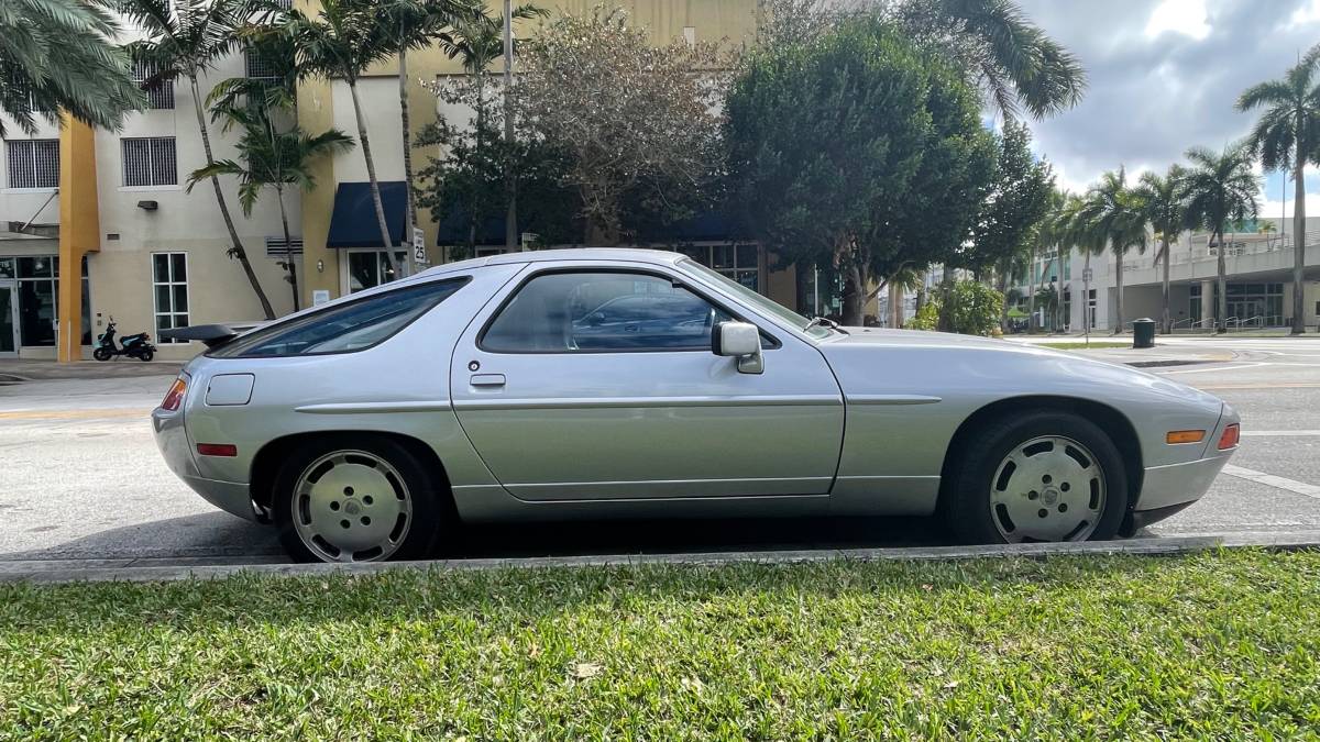 Porsche-928-s4-1987-silver-4