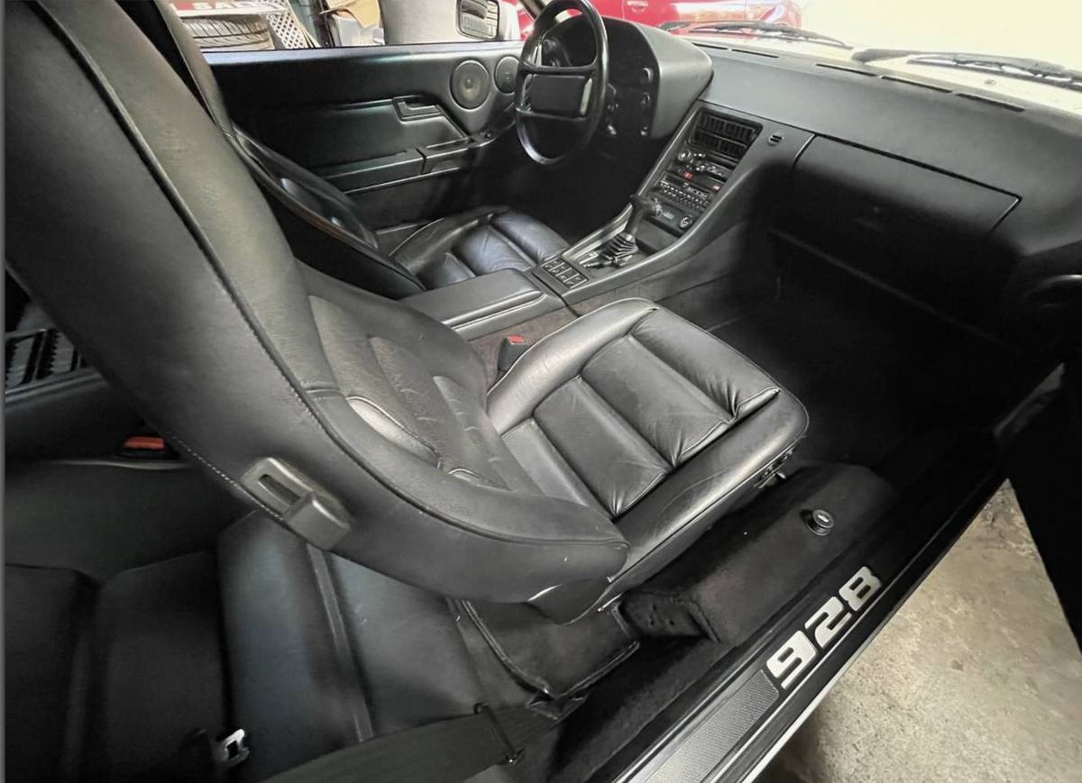 Porsche-928-s4-1987-silver-8