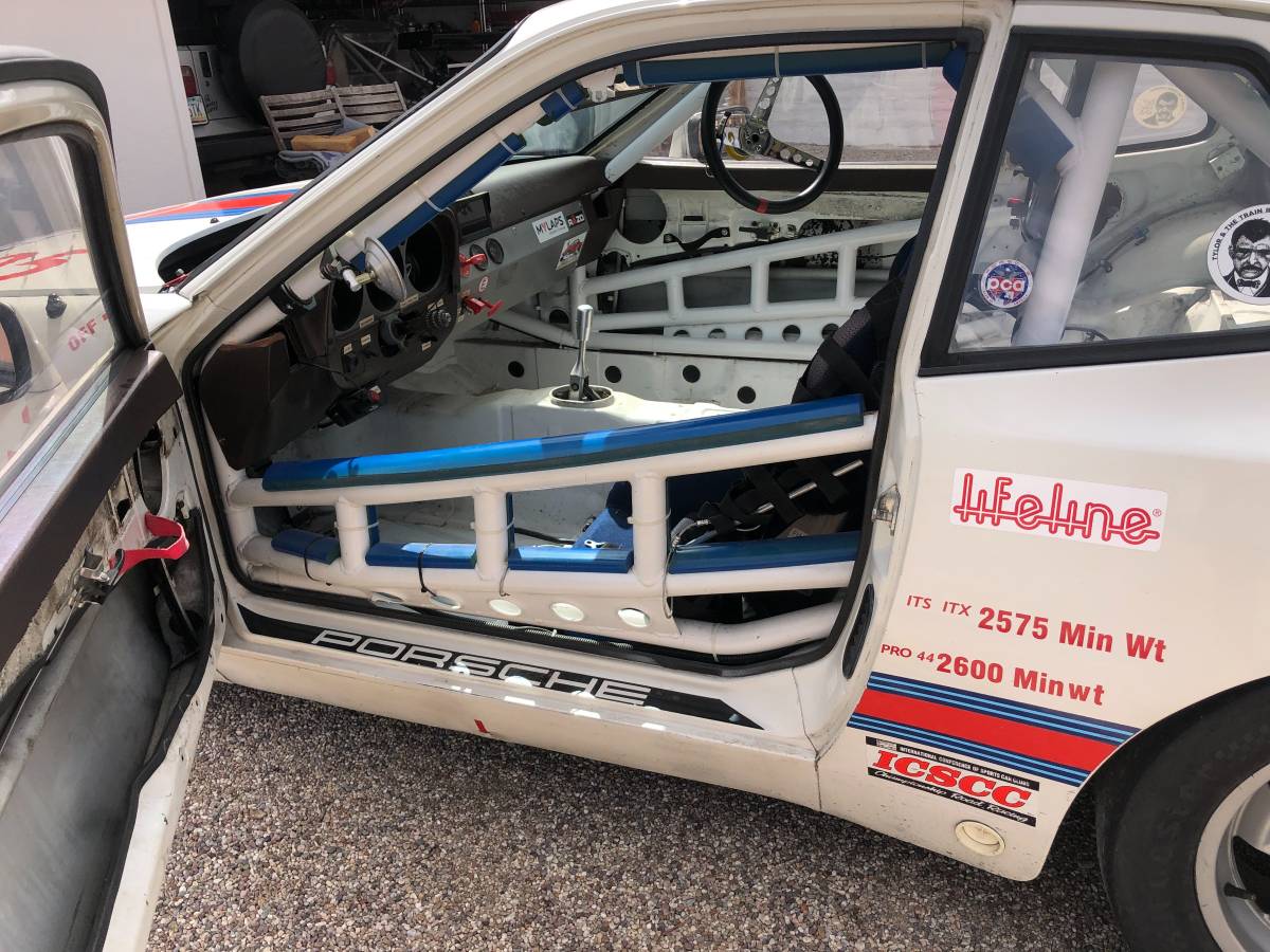 Porsche-944-1984-3