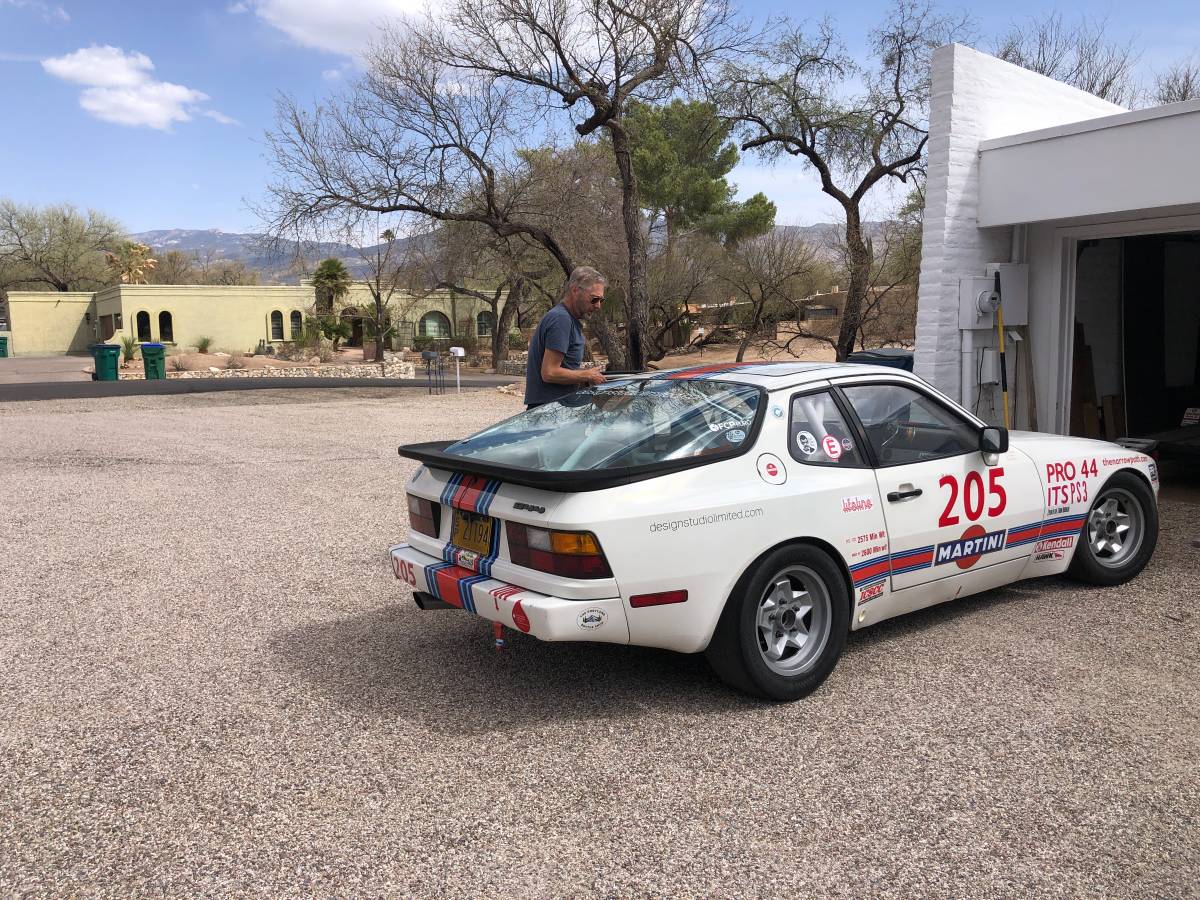 Porsche-944-1984-4