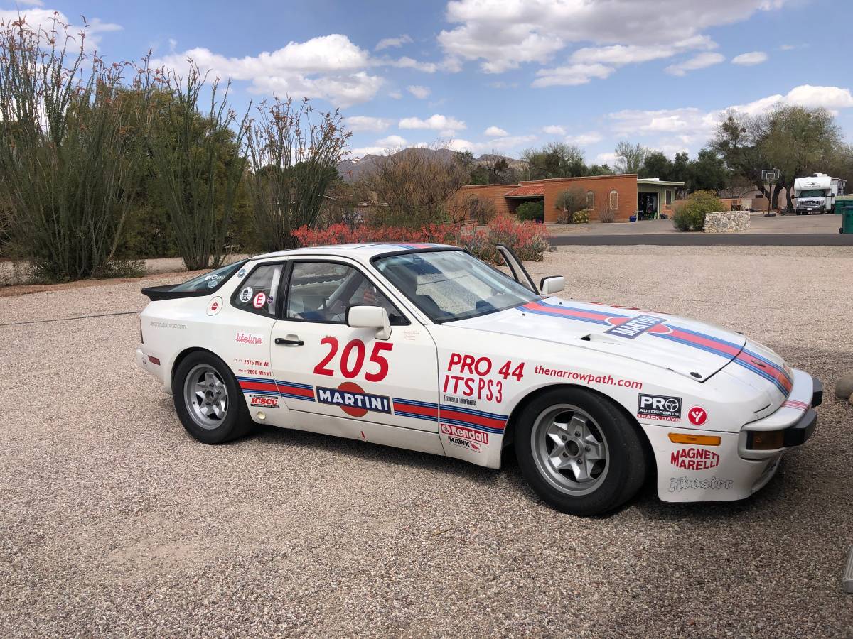 Porsche-944-1984-6