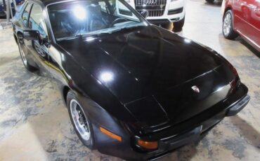 Porsche-944-1984-Hatchback-1