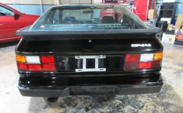 Porsche-944-1984-Hatchback-11