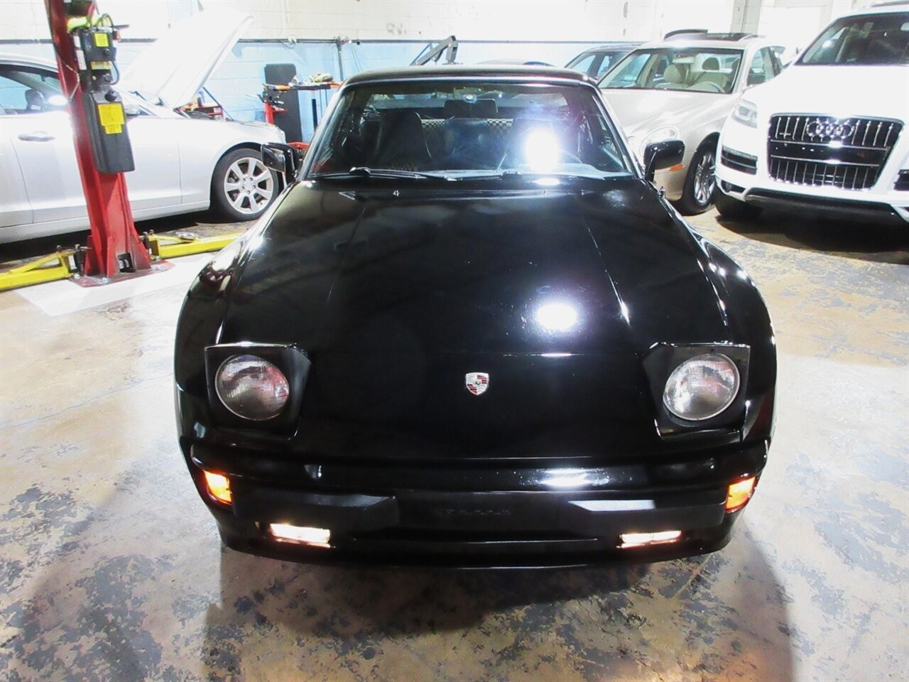 Porsche-944-1984-Hatchback-14