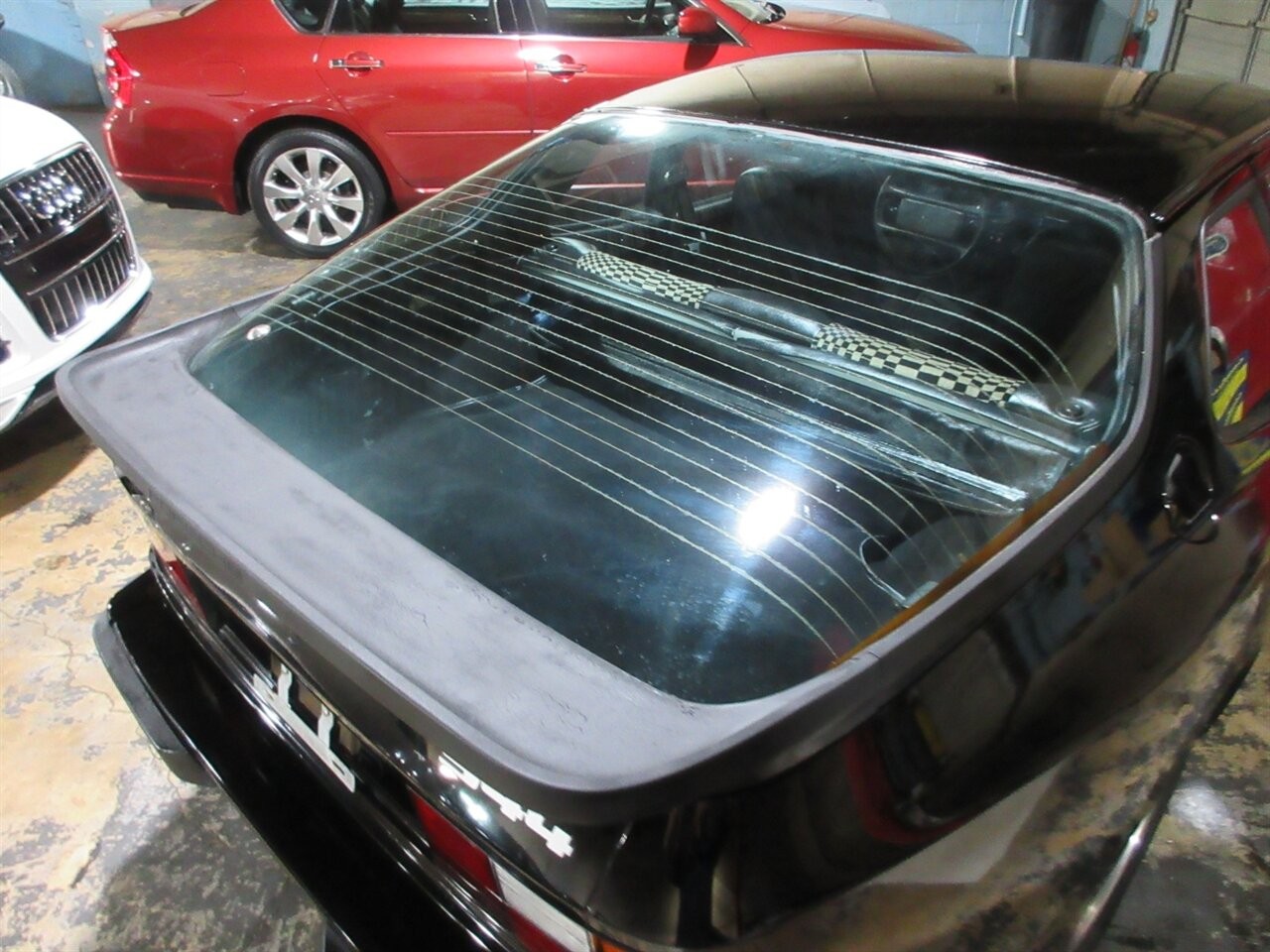 Porsche-944-1984-Hatchback-21