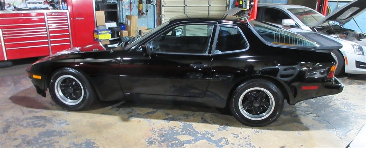 Porsche-944-1984-Hatchback-6