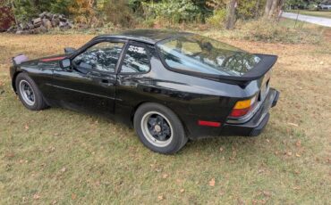 Porsche-944-1984-black-10