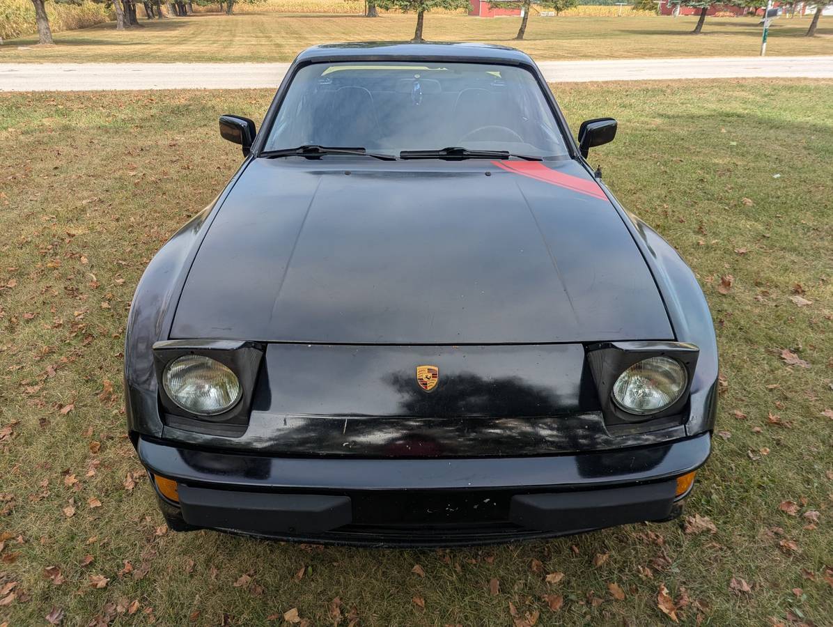 Porsche-944-1984-black-14