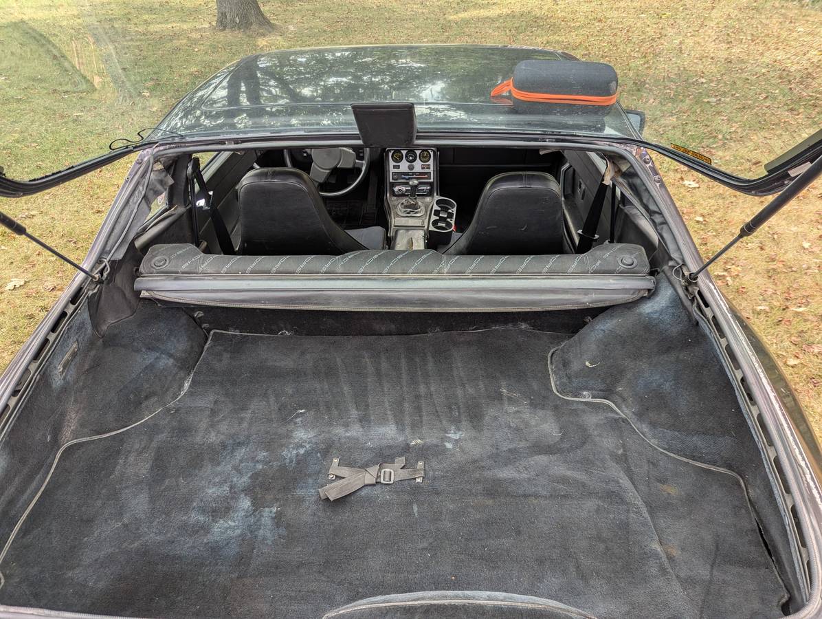 Porsche-944-1984-black-4