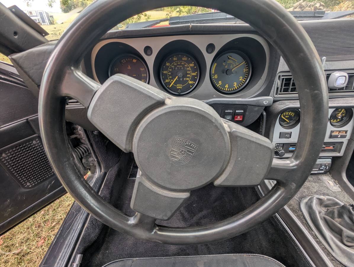Porsche-944-1984-black-6