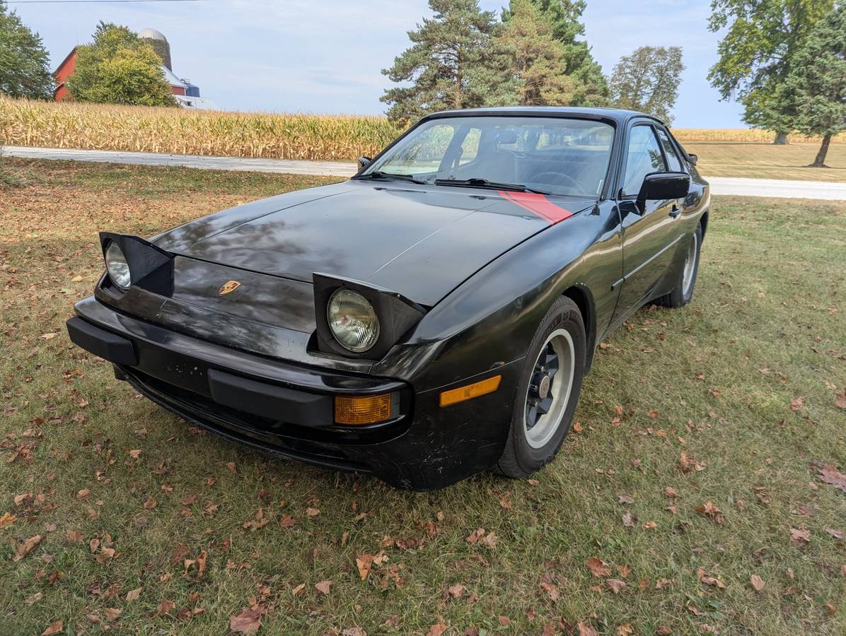 Porsche-944-1984-black-8