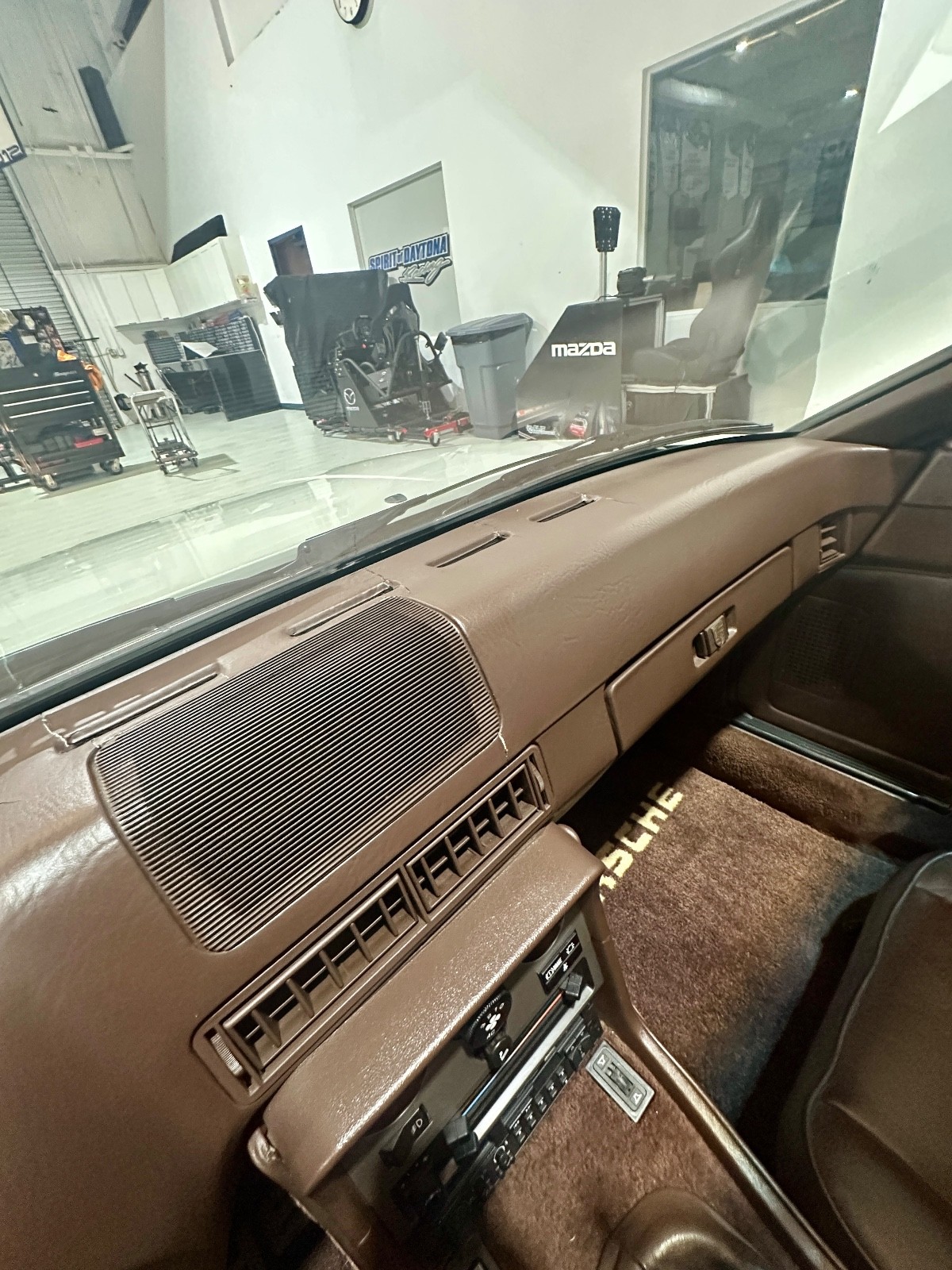 Porsche-944-1985-Coupe-18