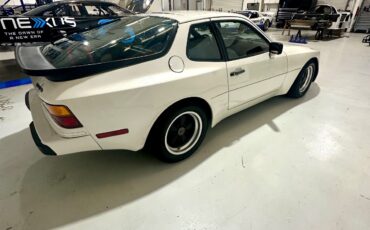Porsche-944-1985-Coupe-2