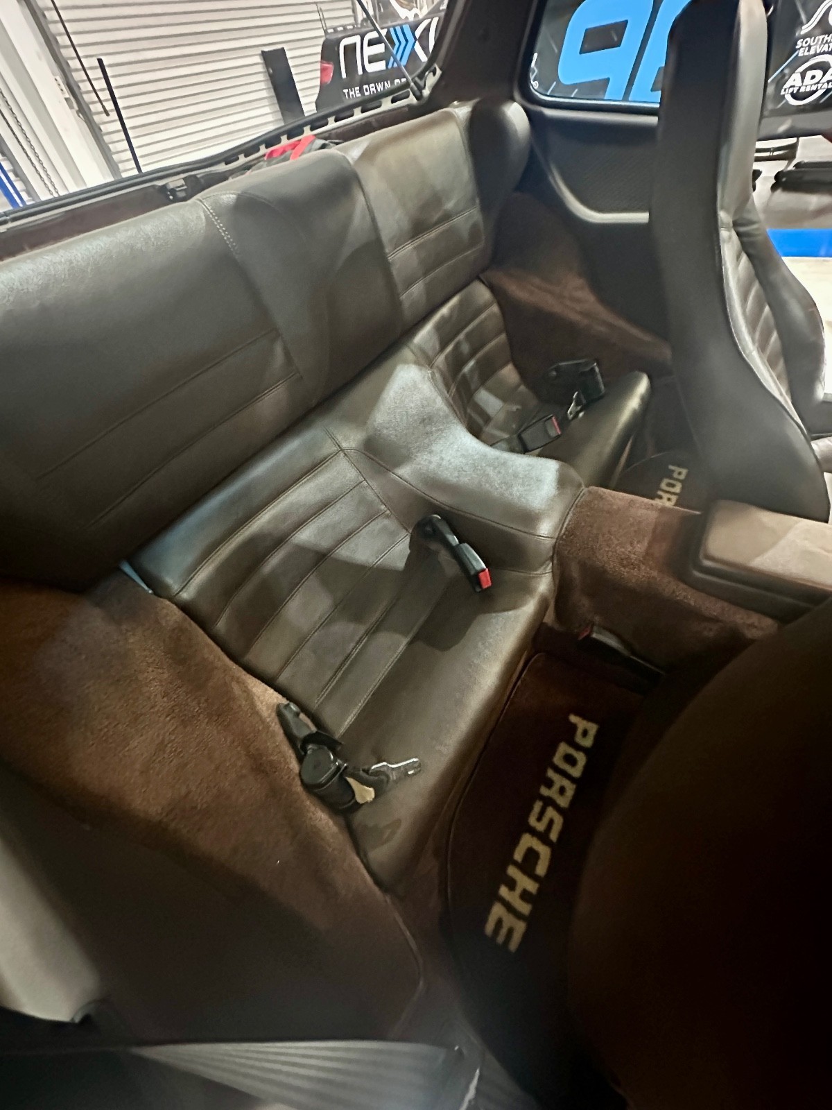 Porsche-944-1985-Coupe-22