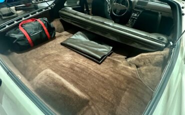 Porsche-944-1985-Coupe-25