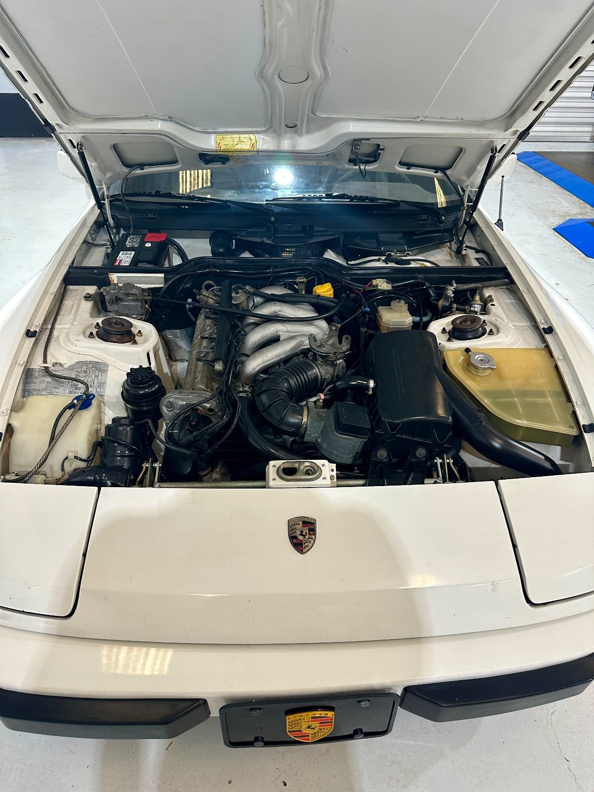 Porsche-944-1985-Coupe-26