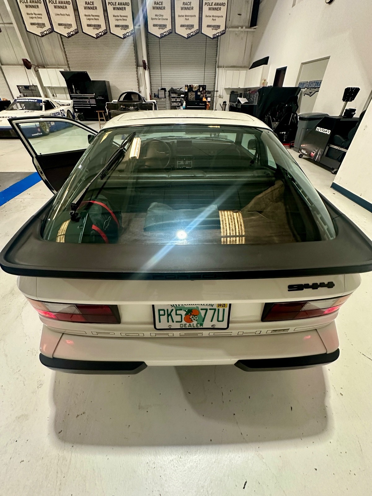 Porsche-944-1985-Coupe-8