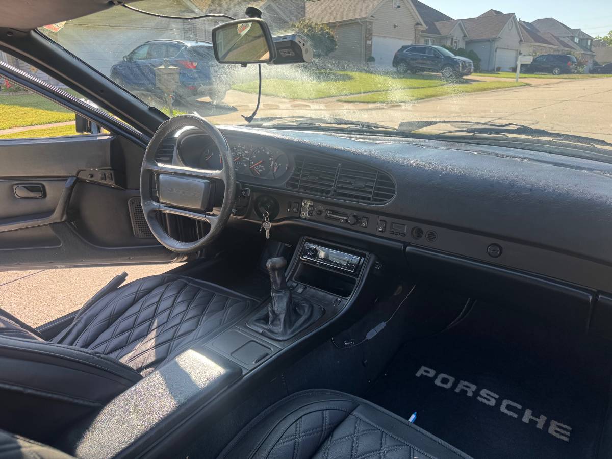 Porsche-944-1986-black-3