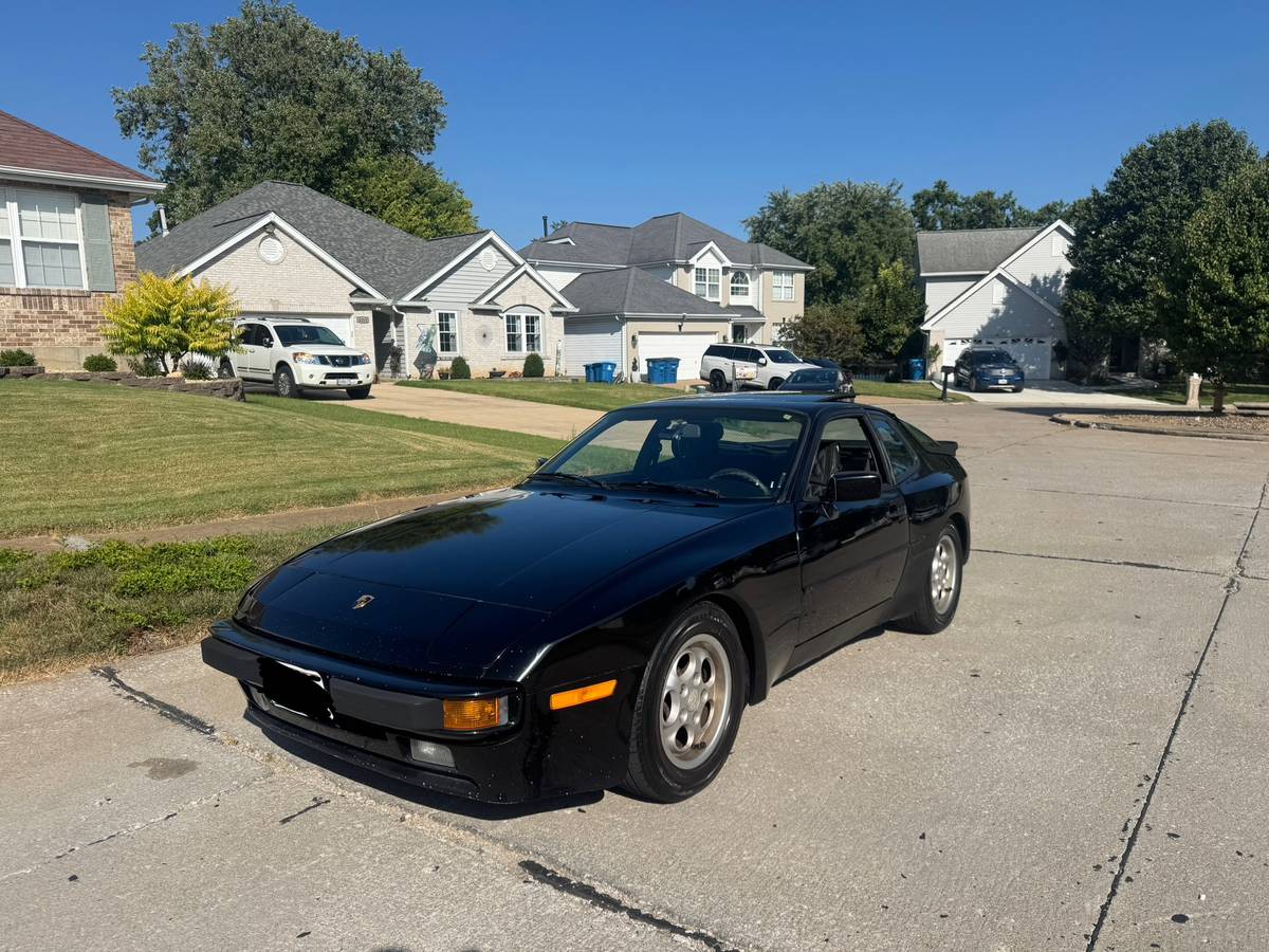 Porsche-944-1986-black-6