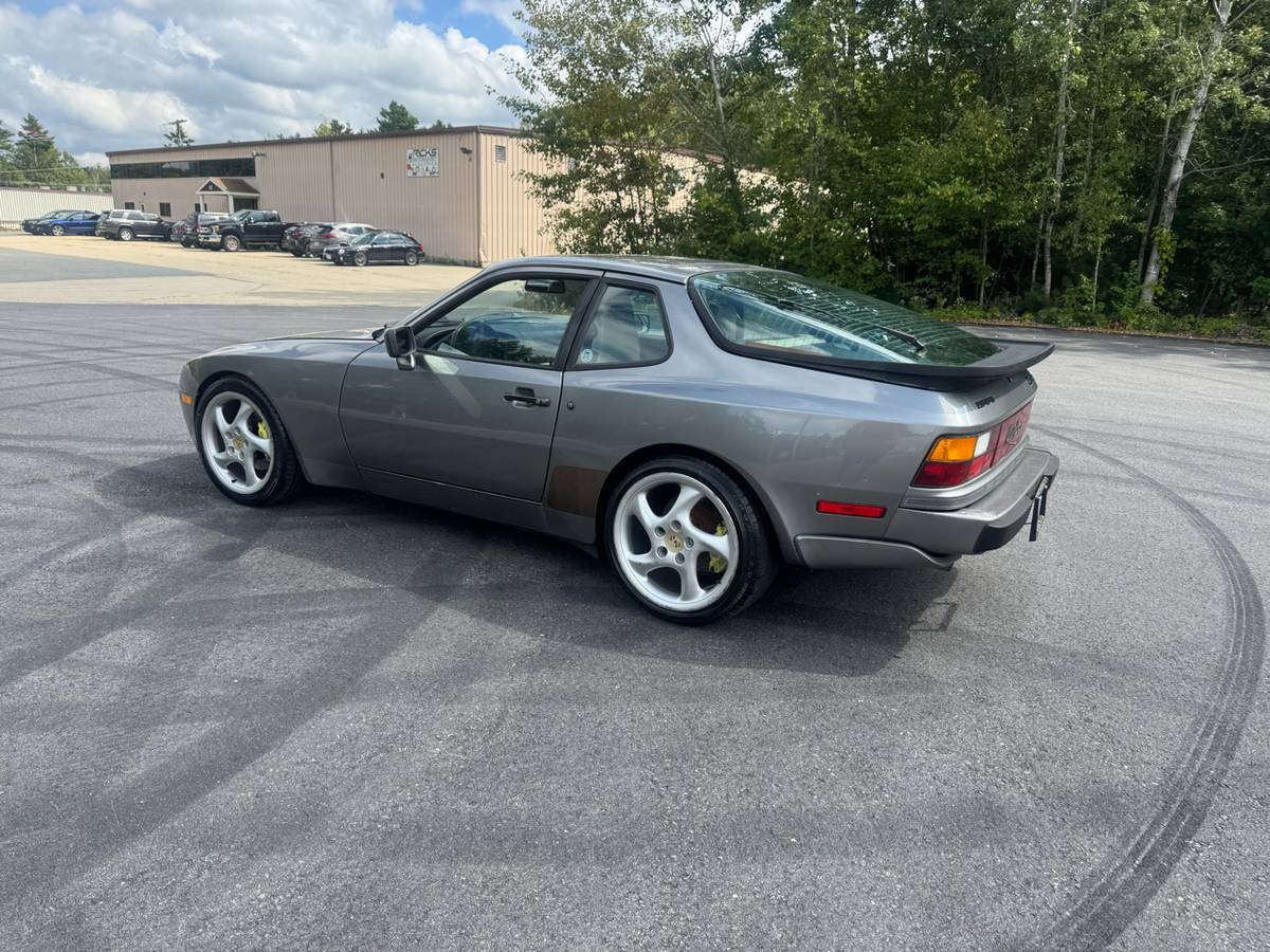 Porsche-944-1986-grey-1
