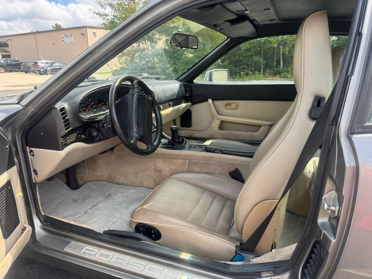 Porsche-944-1986-grey-12