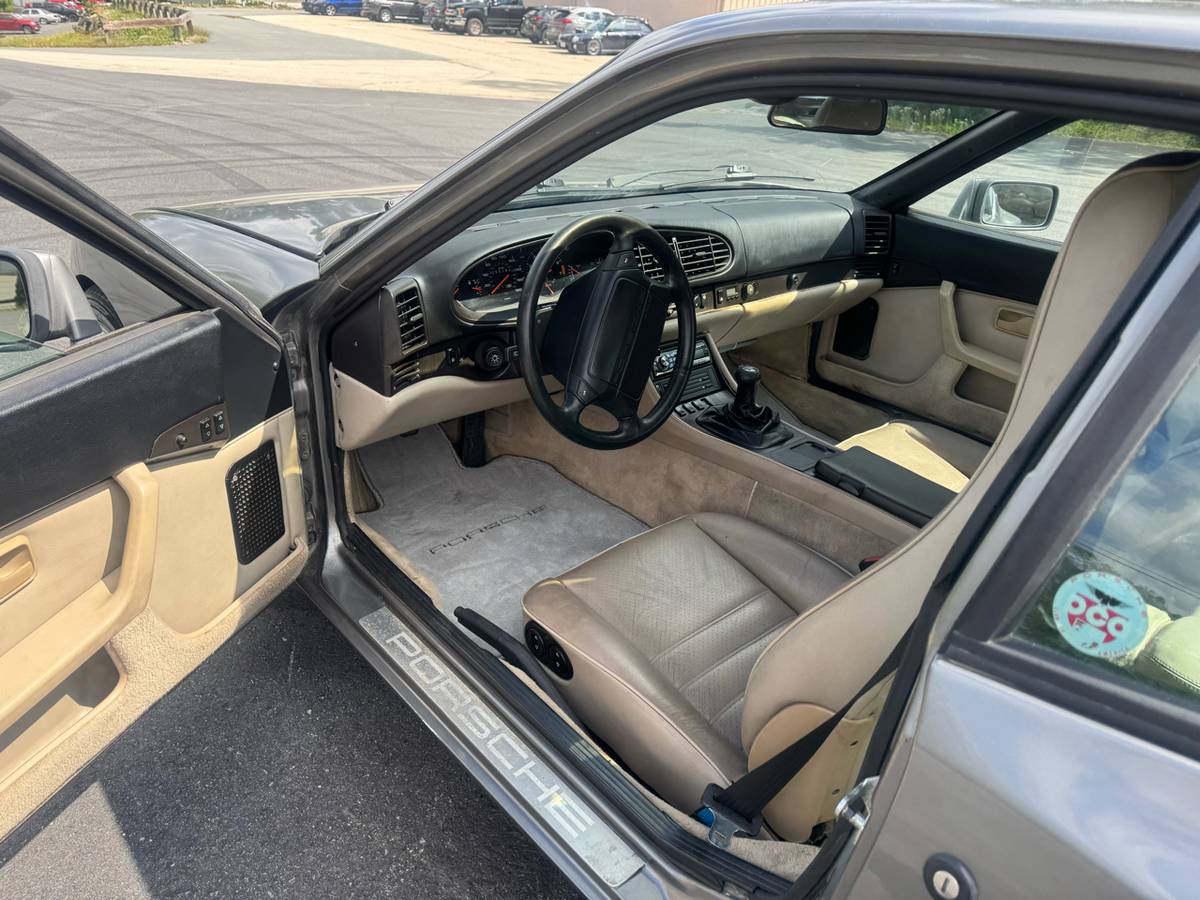 Porsche-944-1986-grey-13
