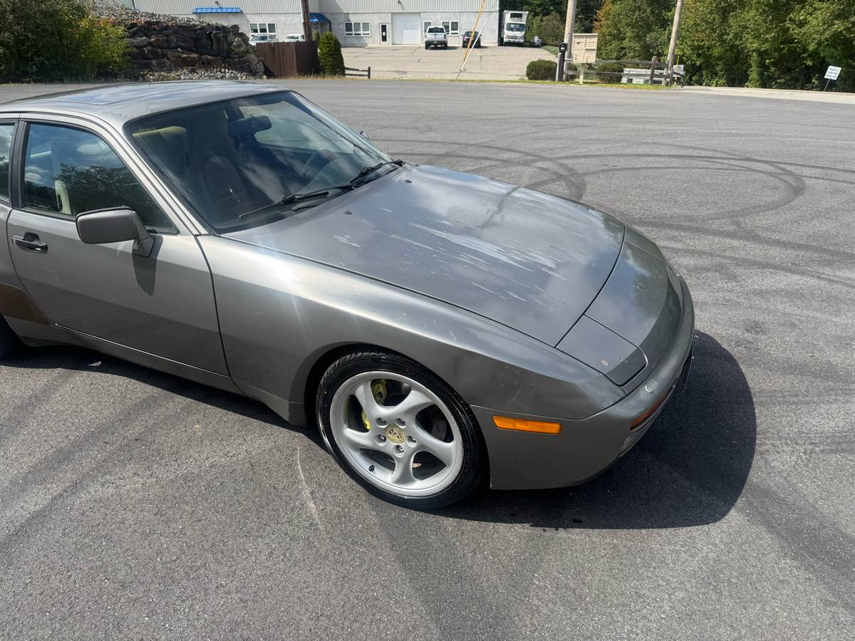 Porsche-944-1986-grey-2