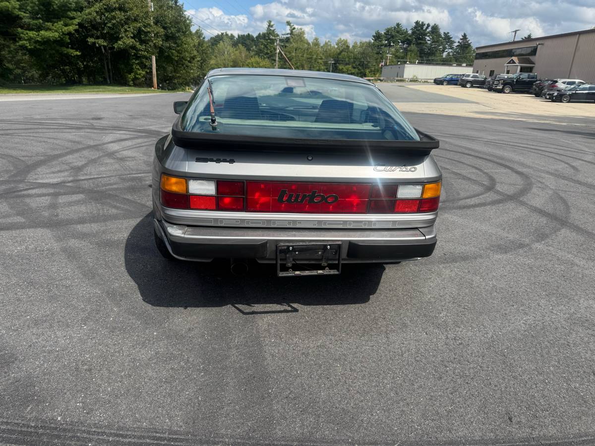 Porsche-944-1986-grey-4