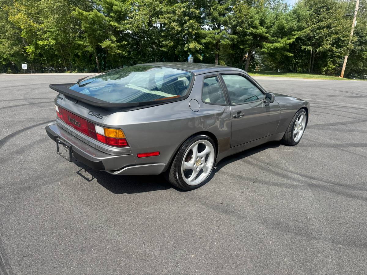 Porsche-944-1986-grey-5