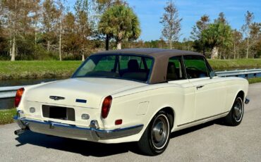 Rolls-Royce-Corniche-1973-Coupe-20