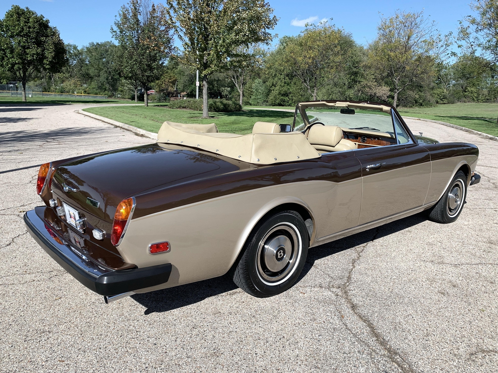 Rolls-Royce-Corniche-1979-convertible-10