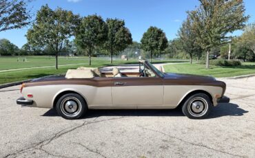 Rolls-Royce-Corniche-1979-convertible-11