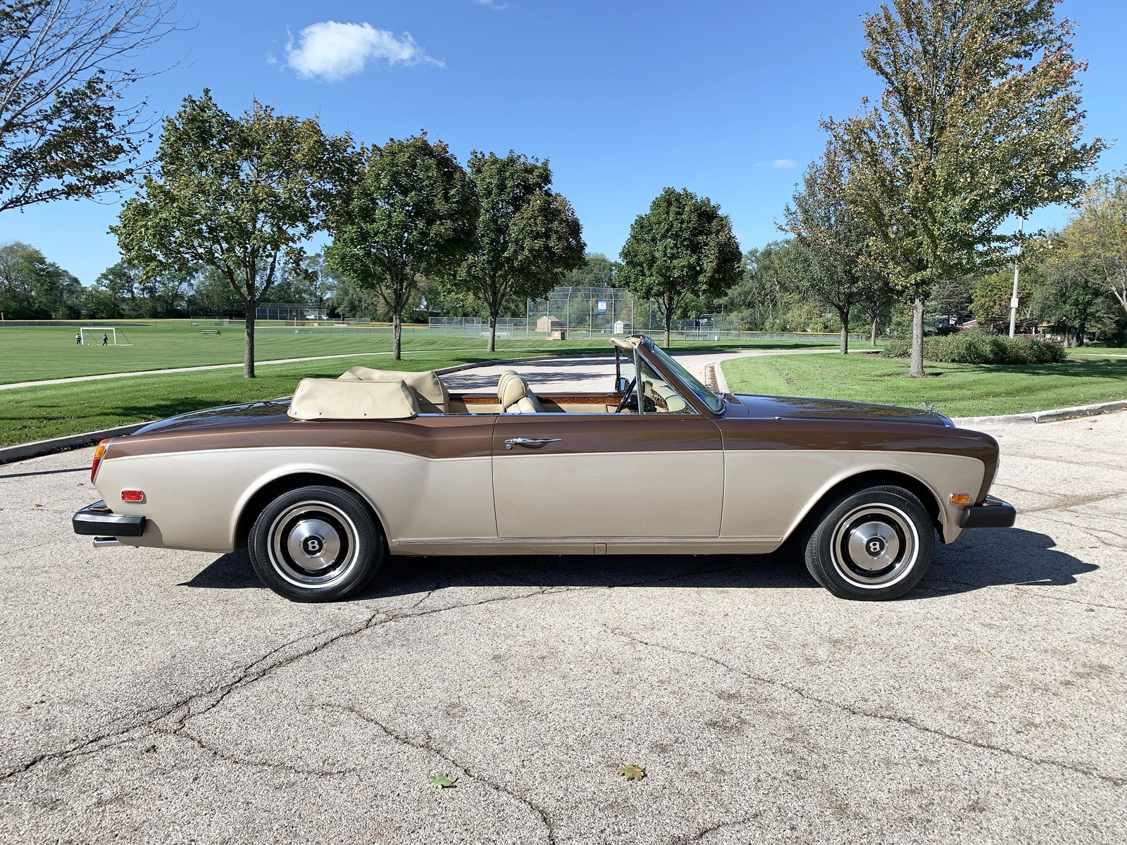 Rolls-Royce-Corniche-1979-convertible-11