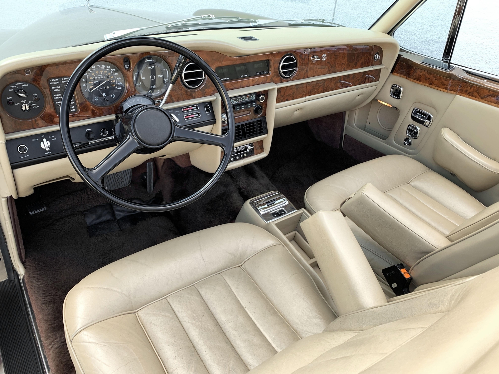 Rolls-Royce-Corniche-1979-convertible-15