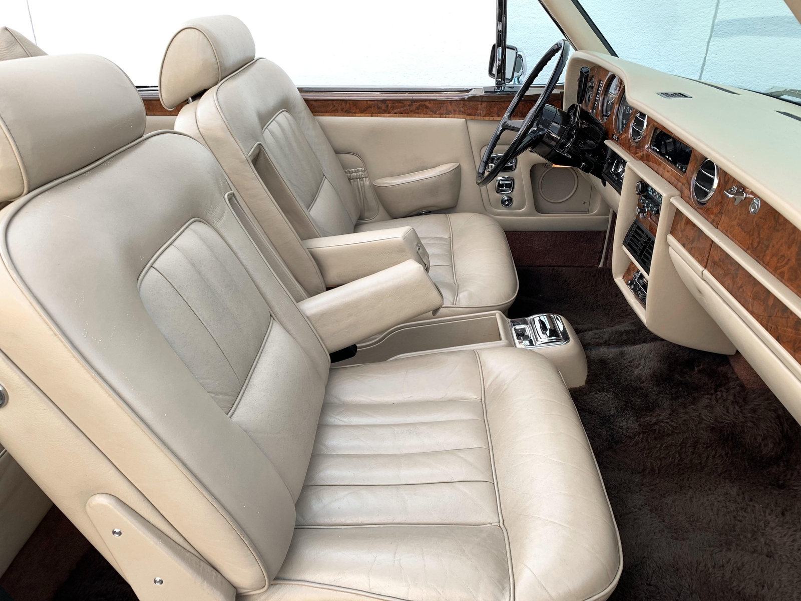 Rolls-Royce-Corniche-1979-convertible-21