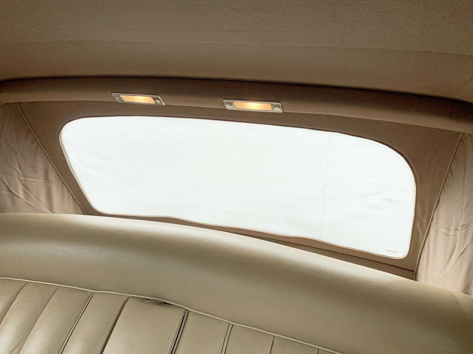 Rolls-Royce-Corniche-1979-convertible-26