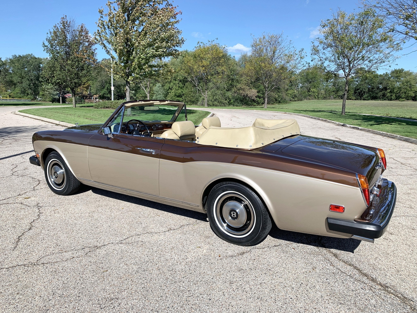 Rolls-Royce-Corniche-1979-convertible-6
