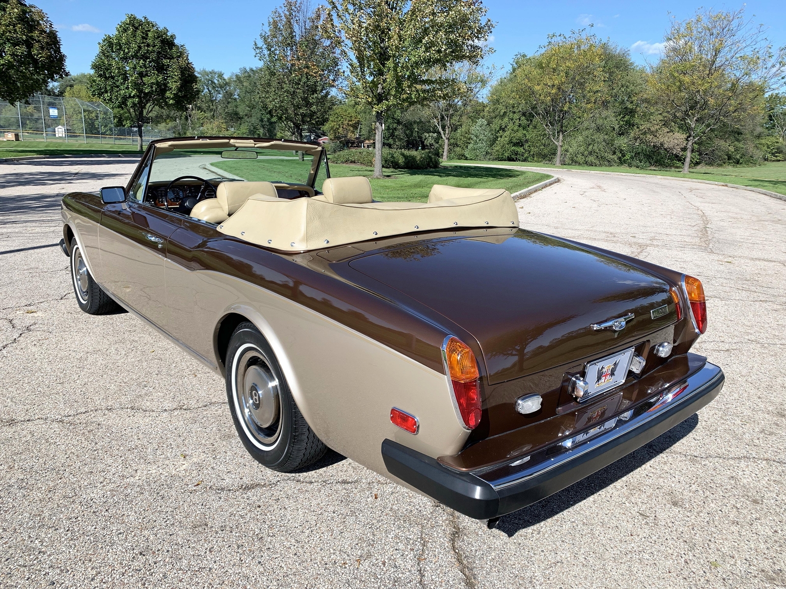 Rolls-Royce-Corniche-1979-convertible-7