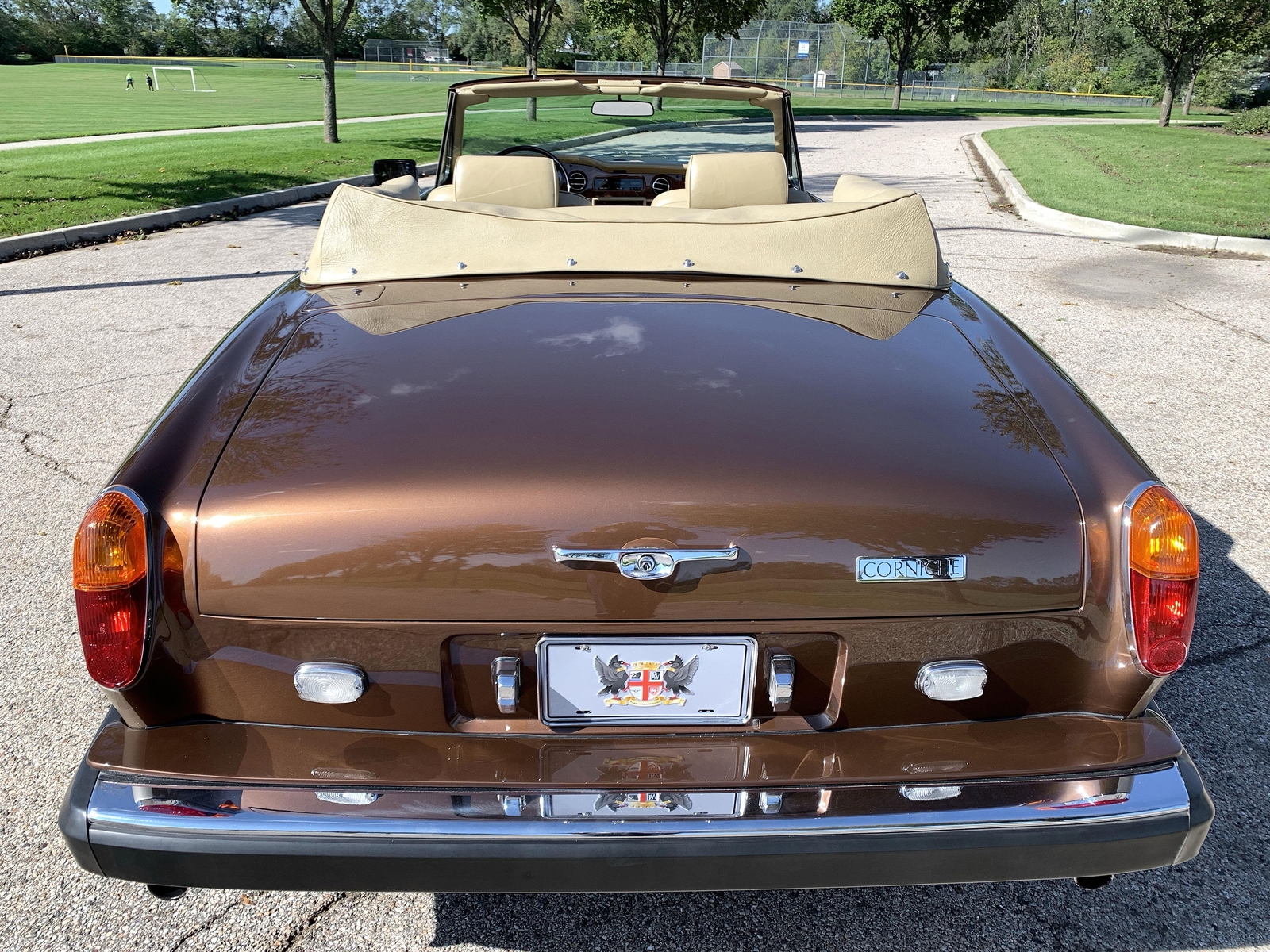 Rolls-Royce-Corniche-1979-convertible-8