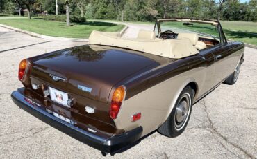Rolls-Royce-Corniche-1979-convertible-9
