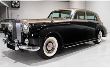 Rolls-Royce-Silver-Cloud-1961-Saloon-1