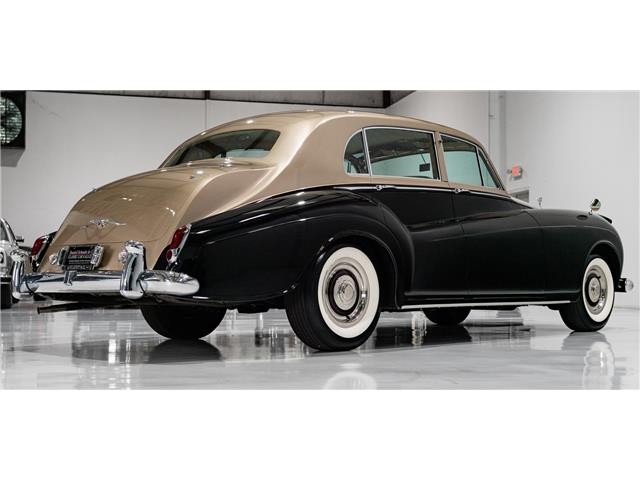 Rolls-Royce-Silver-Cloud-1961-Saloon-11