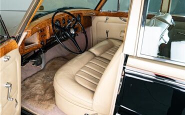 Rolls-Royce-Silver-Cloud-1961-Saloon-15