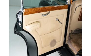Rolls-Royce-Silver-Cloud-1961-Saloon-17