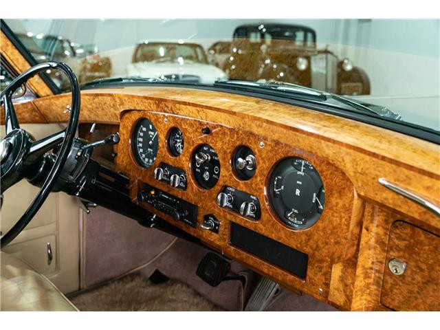 Rolls-Royce-Silver-Cloud-1961-Saloon-22