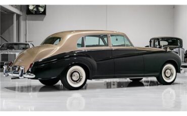Rolls-Royce-Silver-Cloud-1961-Saloon-4