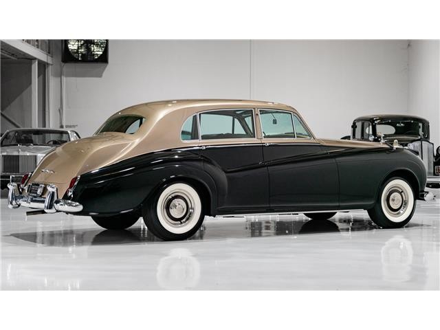 Rolls-Royce-Silver-Cloud-1961-Saloon-4